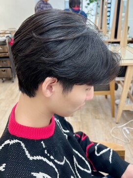 ネオリーブ クーロ メゾン 横浜(Neolive curro Maison) 韓国マッシュ　センターパートフェザーパーマ　MEN’S HAIR