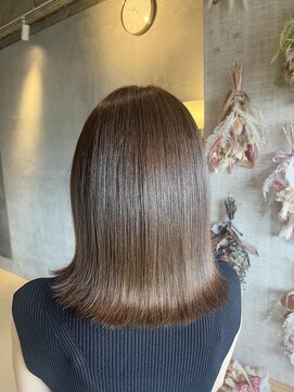 マーノ(mano) 外ハネミディアム