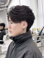 リヴ オオサカ(LIV OSAKA) ツーブロックシースルーセンターパートフェザーパーマ