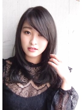 エーダブリュー(AW) 自然なストレートとブルーベージュカラー