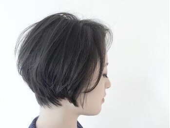 ドアー ヘア ラテ(Door hair.latte)の写真/[クセ/ボリューム/ダメージ]を操るフォルムカットで綺麗なシルエットが続く♪カラーも合わせてより魅力UP☆