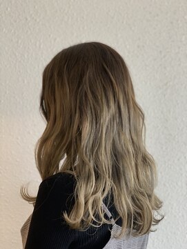 エイト オキナワ 沖縄新都心店(EIGHT okinawa) ミルクティーグラデーションカラー