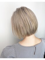 キラ(KIRA)&nbsp;ショートボブ