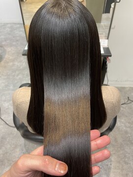 スティルエレ(STILL ere) 【ホリスティック美髪矯正】