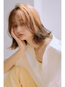 メノン(Menon) デザインカラー　シルキーベージュ　外ハネ　似合わせカット