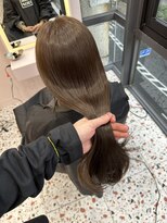 ボタン シブヤ(VOTAN SHIBUYA)&nbsp;韓国ヘア/くびれヘア/艶感カラー/オリーブグレージュ