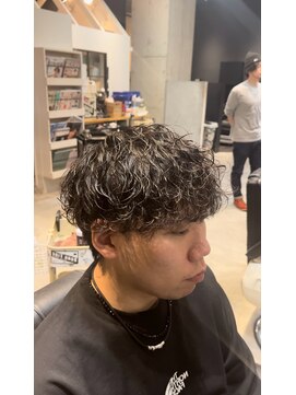 クオンヒール 堺筋本町店(QUON HEAL) スペインカール/スパイキーショート/フェザーパーマ/刈り上げ