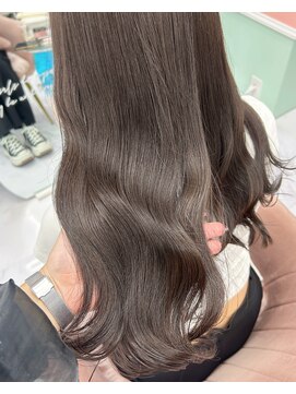 ガーランド(Girland) 【girland】透明感ブリーチ無しグレー 韓国風/レイヤーカット