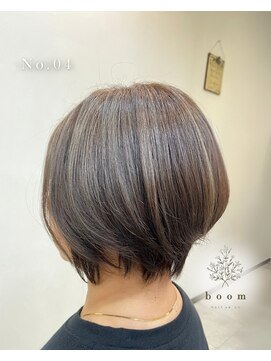 ブーム(boom) ショートボブ×白髪ぼかしカラー