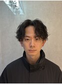 センターパート無造作パーマ