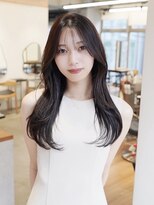 オルセン(OLSEN)&nbsp;ロングレイヤー/ロング/20代/顔周り/ブラウンベージュ/ゆる巻き