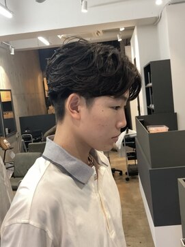 アロー 船橋店(AROH) MEN’S HAIR/ブルーブラック/フェザーパーマ/船橋