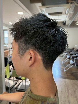 爽やか刈り上げ黒髪ビジネスショートアップバング20代30代40代