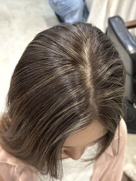 ルイ(ROUIS produced by LUCK 津田沼) 白髪ぼかしハイライト/ヘーゼルベージュ/ミルクティーベージュ