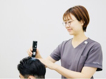 ツムギ(tsumugi)の写真/マイクロスコープで頭皮状態を確認しながら、じっくりカウンセリング◎