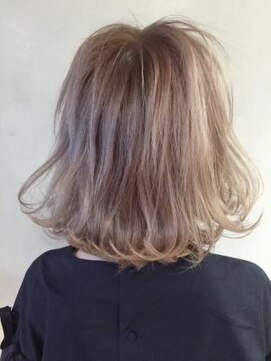 ジーナ(XENA) パールラベンダーベージュボブ