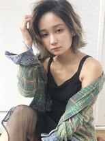 ウミ(umi.)&nbsp;ボブベース×かきあげバングのおしゃれ楽ヘア