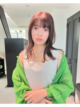 トレス(TRESS) 外ハネレイヤー　ミディアムレイヤー　くびれミディアム