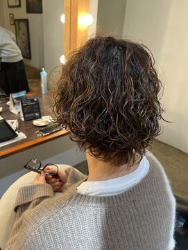 ビハインドザカーテン(BEHIND THE CURTAIN) 無造作くせ毛風スパイラルパーマ×ボブルフパーマ