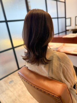 マーリャヘアー(mallia hair) くびれミディ×外ハネレイヤー