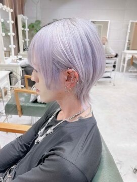 ホワイトシルバー中性ウルフ