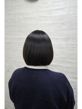 ルナ 大船店(LUNA) 切りっぱなしボブ【内巻き×艶感】