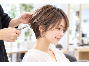ヘアサロン ビビット 志紀店(VIVIT)の写真/【志紀/八尾】丁寧なカット技術が自慢のベテランスタイリストが、再現性の高いスタイルをご提案！