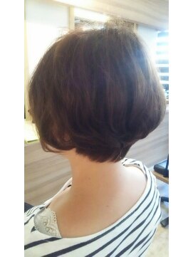 ヘアサロンアート(hair salon a^-to) 大人ショートボブ