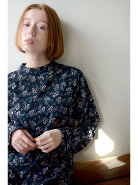 ミラバイグリーン(Mira by green) ミニマムボブ×センターパート【前下がり】 01