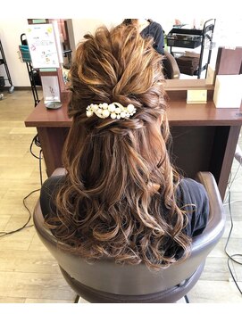 ソラシア solacia ヘアーメイク ゆるくしゃハーフアップ