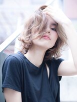 ケイト(kate)&nbsp;kate大宮　ブロンドベージュ×ゆるウェーブ