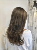 オリーブグレージュ