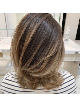 アッシュ 武蔵小金井店(Ash) ＊伸びても気にならないバレイヤージュでミルクティーカラー＊