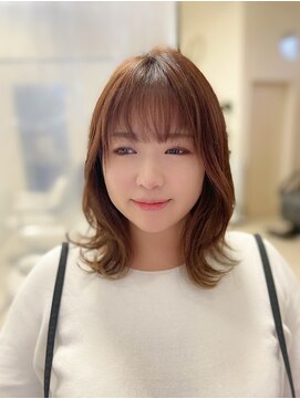 サンフルール比呂 ミディアムくびれヘア