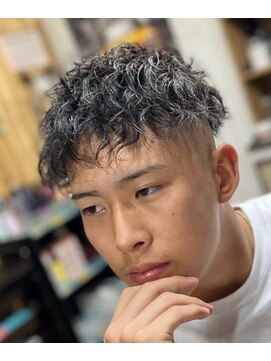 ピシャッとニ代目銀二郎 スペインパーマ【広島/理容室/古民家バーバー二代目銀二郎】