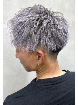 ダズルヘアーエイチ(DAZZLE hair H) ショートヘア×シルバーホワイトメッシュ