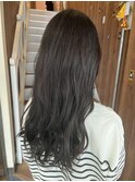 カーキグレージュ×透明感