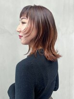 くびレイヤーカーキベージュ美髪セミディ_ba494661