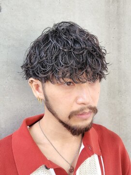 イズバイフィフス(is by fifth) 渋谷メンズマッシュウルフカット波巻きパーマシャドウパーマ