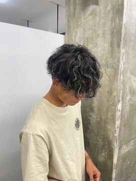 メンズサロン キング 高槻店(Men’s salon K!ng) 波巻きツイストスパイラルパーマ/フェザーパーマ/眉毛/メンズ