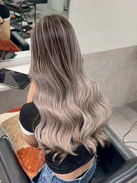 シエラ 南船場(CIERA.) ハイライトセミロングアンプレラカラーショートレイヤーカット