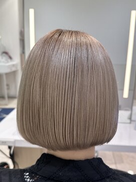 ケンジ 平塚 アネッタ(KENJE annetta) ★ミニボブ×ホワイティーミルク