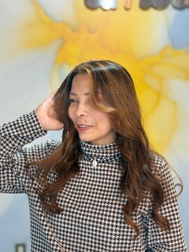 アモア(amoa) 顔まわりで差がつくデザインカラー