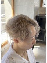 エッジ(EDGE)&nbsp;メンズ大分ハイトーンブリーチホワイトベージュスタイル