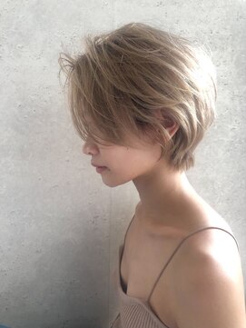 エイミー(Aimee) Aimee 町田　ハンサムショート×かさは