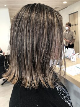 パーク(PAAQ) 【PAAQ田中】根元暗めたっぷり極細ハイライト×ぱつっとロブ