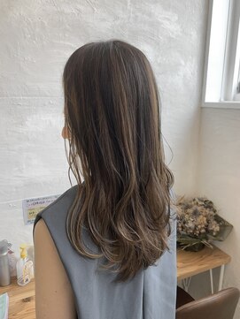 ヘアーチェリーコーク ランプ(HAIR CHERRY COKE Lamp) ローライトで立体感