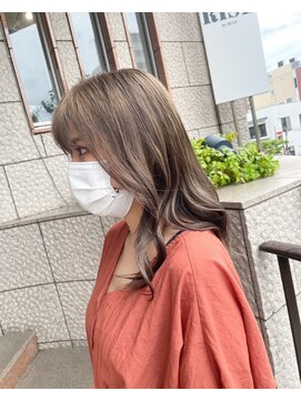 ライズ バイ レボ(RISE by REVO) ペールベージュセクションカラーグラデーションカラー外ハネボブ