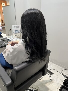 イルミ(iLUMi) iLUMi × ダークカラー