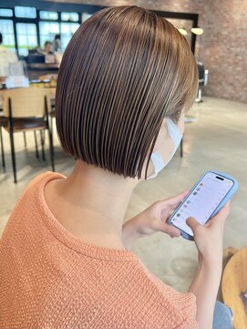 オーガニック アトリエ 大宮(organic+atelier) 20代30代大人可愛い艶感グレージュ切りっぱなしショート